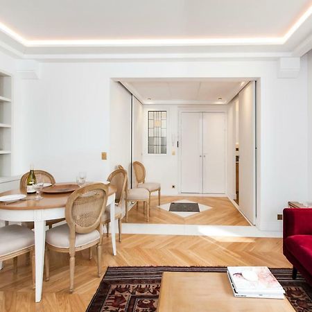 Luxury Montaigne Apartment Paris Exterior photo