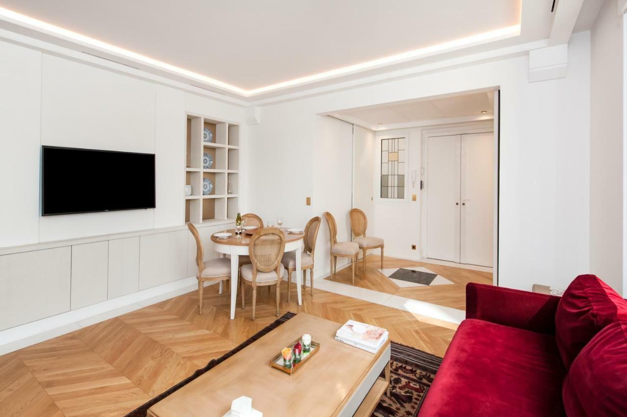 Luxury Montaigne Apartment Paris Exterior photo