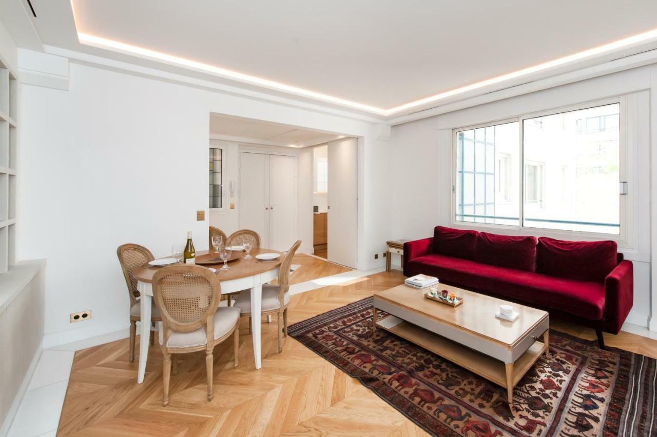 Luxury Montaigne Apartment Paris Exterior photo