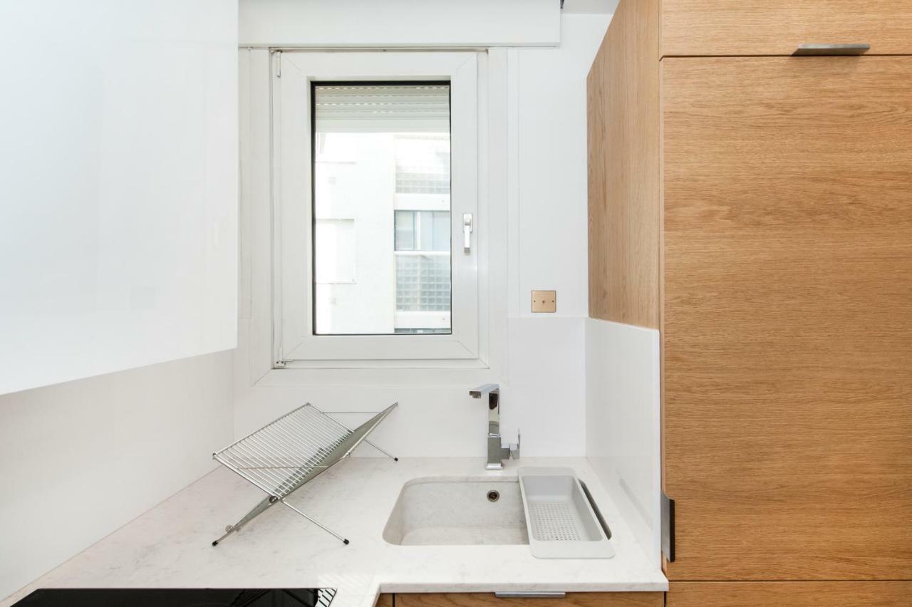 Luxury Montaigne Apartment Paris Exterior photo