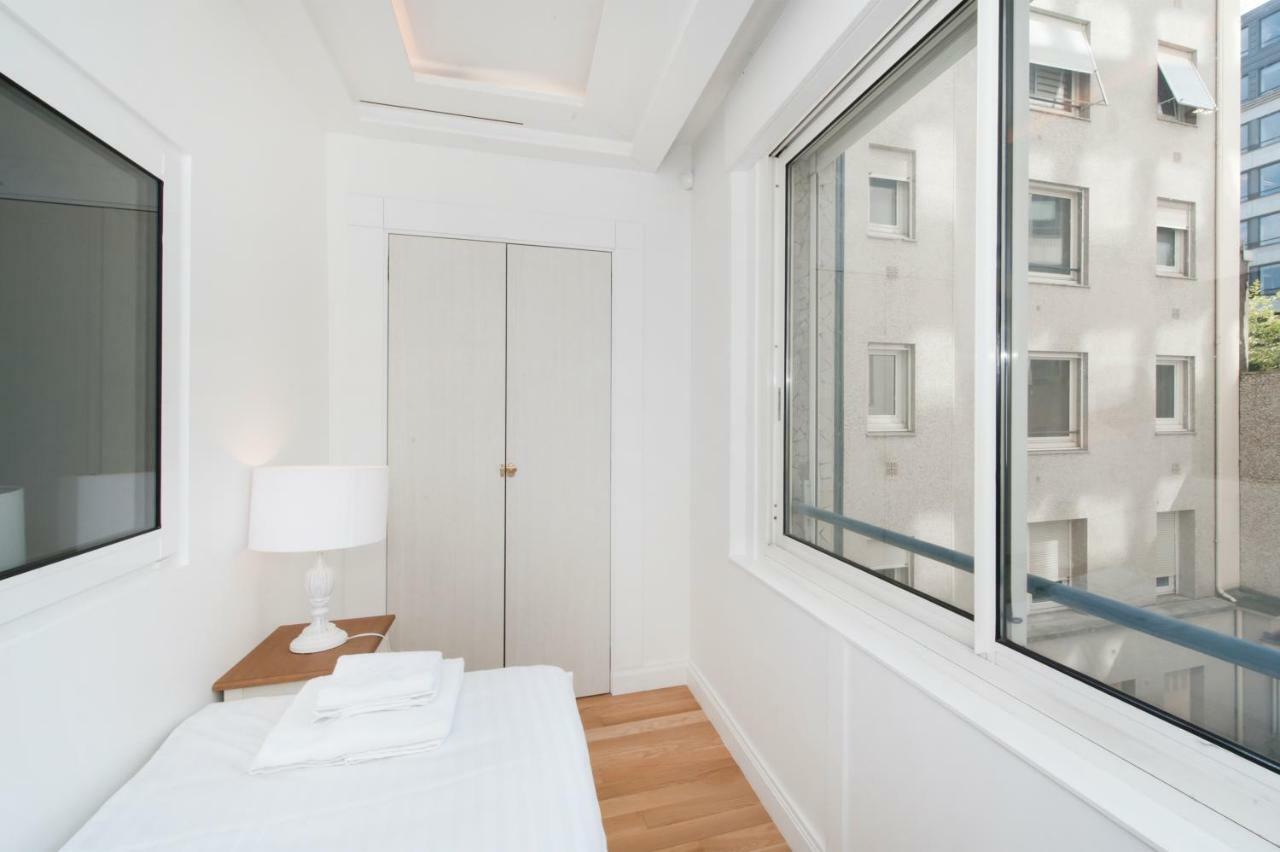 Luxury Montaigne Apartment Paris Exterior photo