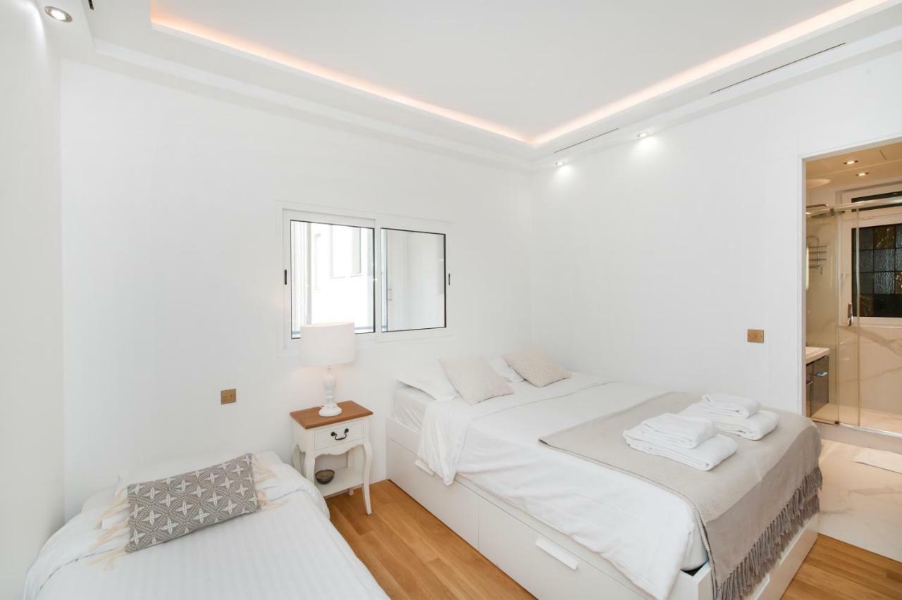 Luxury Montaigne Apartment Paris Exterior photo